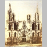 Barcelona, catedral, La fachada en 1900, antes de la construcción del cimborrio de August Font., Wikipedia.jpg